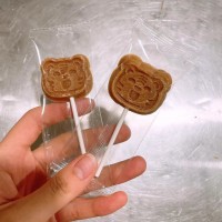 小老虎卡通山楂棒棒糖散裝帶棒酸甜山楂糕原味兒童零食批發(fā)